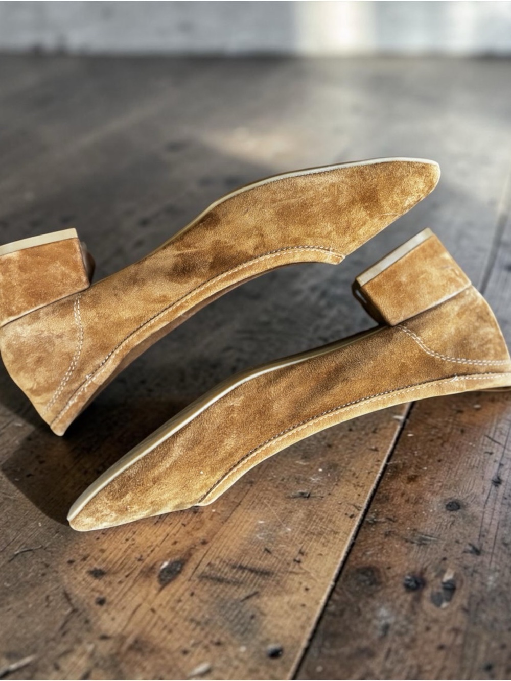 STEVE MADDEN Mollie Tan Suede Block-Heel Pumps (9) - Picture 4 of 7